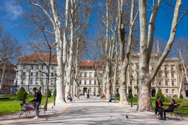 Hırvatistan'ın başkenti Zagreb'in en eski aşağı kasabası olan güzel Zrinjevac parkında baharın başlangıcı