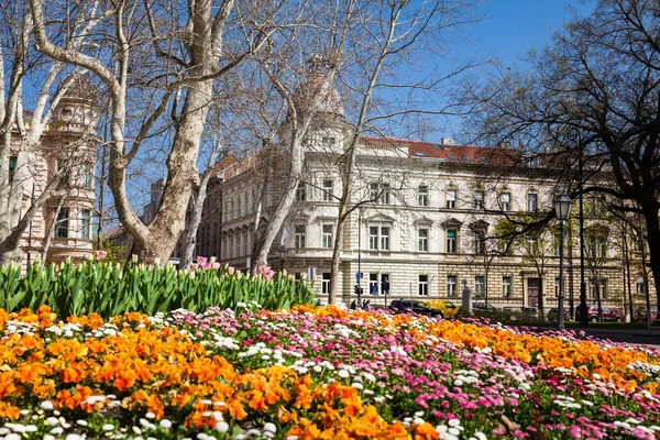 Beginning of spring at the beautiful Zrinjevac park the oldest of the lower town in Zagreb capital of Croatia — Stock Photo, Image