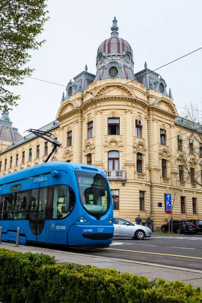 Zagreb şehrinin aşağı kasabasının güzel mimarisinin görünümü