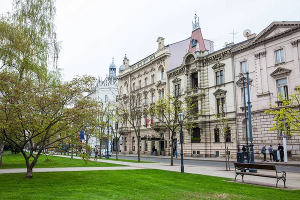 Cold early spring day at the beautiful Zrinjevac park the oldest of the lower town in Zagreb capital of Croatia — Stock Photo, Image