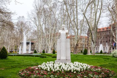 Hırvatistan'ın başkenti Zagreb'in en eski aşağı kasabası olan güzel Zrinjevac parkında baharın başlangıcı