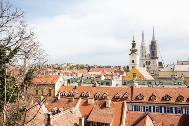 Yukarı Şehir'den Zagreb şehrini görüntüleyin