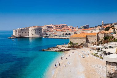 Güzel Banje Plajı ve Dubrovnik şehri