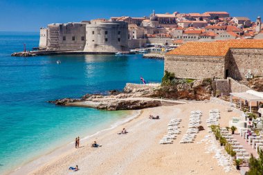 Güzel Banje Plajı ve Dubrovnik şehri