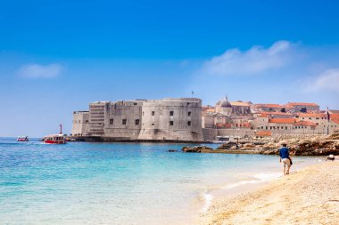 Güzel Banje Plajı ve Dubrovnik şehri