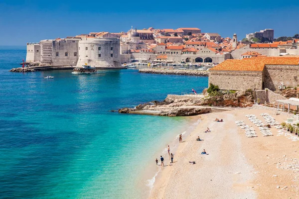 Güzel Banje Plajı ve Dubrovnik şehri