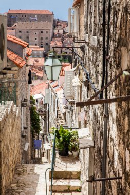 Dubrovnik duvarlı eski şehir güzel dik sokakları