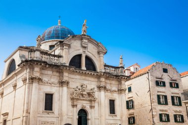 Güzel bir erken bahar gününde Dubrovnik Katedrali