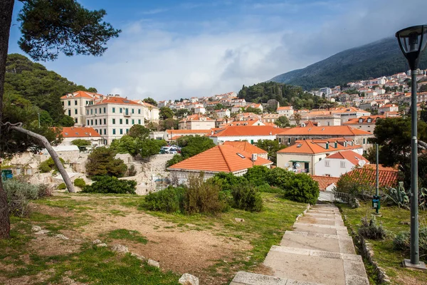 Dubrovnik city seen from the stairs to the Fort Lovrijenac — Stock Photo, Image