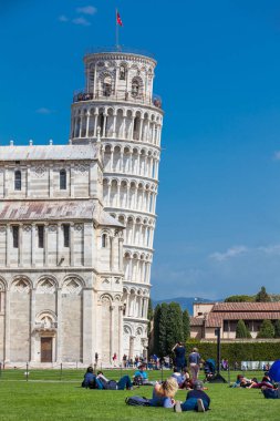 Meryem Varsayımı Primatial Metropolitan Katedrali ve Pisa Eğik Kulesi