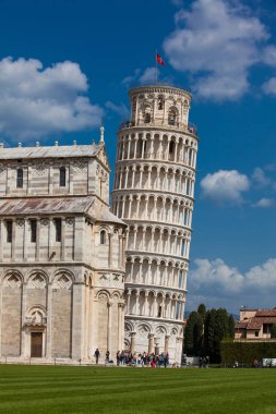 Meryem Varsayımı Primatial Metropolitan Katedrali ve Pisa Eğik Kulesi