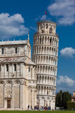 Meryem Varsayımı Primatial Metropolitan Katedrali ve Pisa Eğik Kulesi