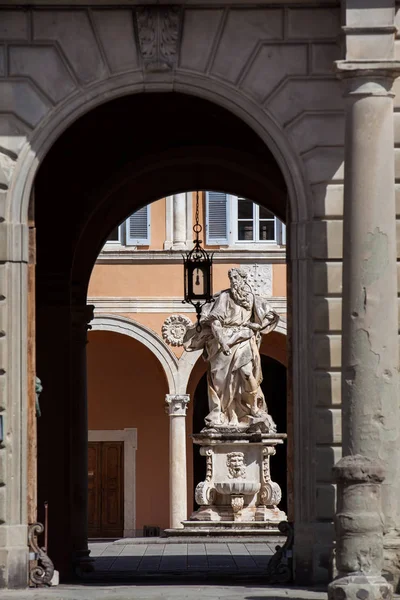 Statua settecentesca dello scultore Andrea Vacca raffigurante Mosè — Foto Stock