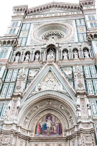 Detalhe da fachada da bela Catedral de Florença consagrada em 1436 — Fotografia de Stock