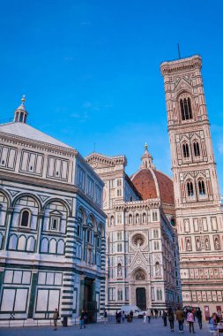 St. John, Giotto Campanile ve Floransa Katedrali'nin Vaftizhanesi 1436 yılında kutsanmış