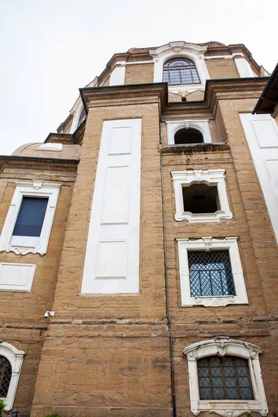 Fassade der medici-Kapelle auf der Piazza Madonna degli aldobrandini in Florenz — Stockfoto