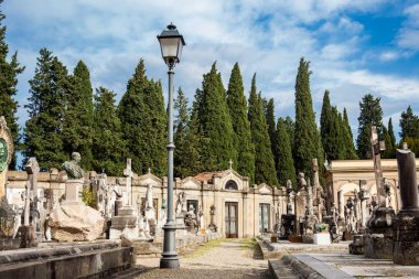 Kutsal Kapı Mezarlığı üzerinde mezarların güzel sanat Floransa San Miniato al Monte Bazilikası müstahkem kalesi içinde bulunan anıtsal bir mezarlık