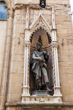 Floransa'daki Orsanmichele Kilisesi'nin ön cephesini süsleyen heykeller