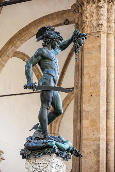 Perseus Com a cabeça da estátua de Medusa na Piazza della Signoria — Fotografia de Stock