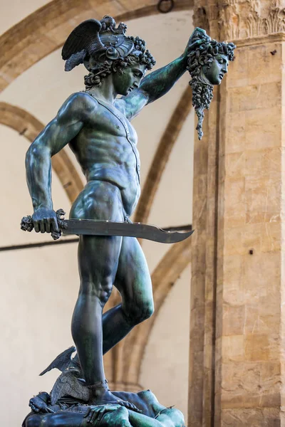 Perseus Com a cabeça da estátua de Medusa na Piazza della Signoria — Fotografia de Stock