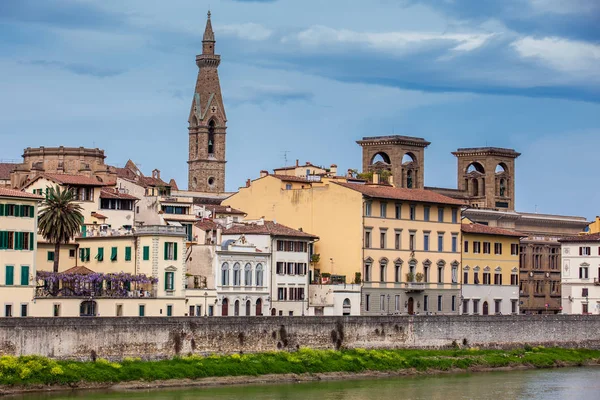 Vista da bela cidade de Florença e do Rio Arno — Fotografia de Stock