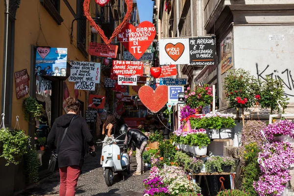 Decorations at the Spanish Quarter in Naples — Stock Photo, Image