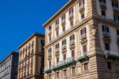 Napoli eski şehir antik binaların güzel cepheleri