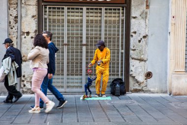 Onun kukla ile Napoli sokak sanatçısı