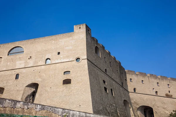 Napoli 'deki Castel Sant Elmo dış duvarları