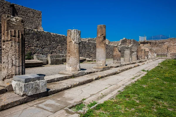 Ruinas del antiguo Templo de Apolo en Pompeya —  Fotos de Stock