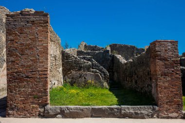 Pompeii antik kentinde evlerin kalıntıları