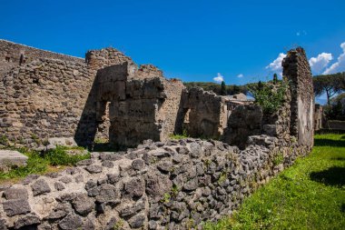 Pompeii antik kentinde sokaklar ve evler kalıntıları