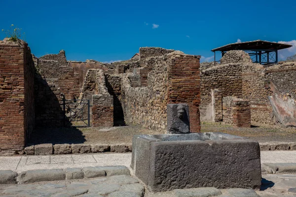 Ruínas das ruas e casas na antiga cidade de Pompeia — Fotografia de Stock