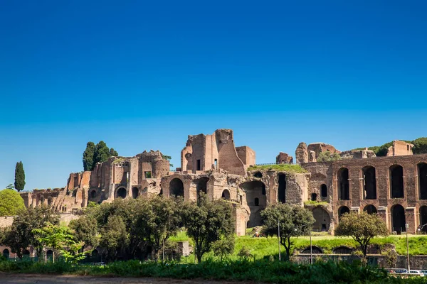 Chrám Apolla Falinus na Palatinském kopci starověkého Říma a Circus maximu — Stock fotografie