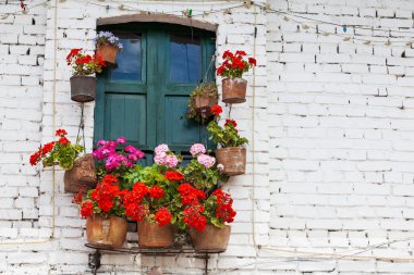 Kolombiya'da Mongui küçük bir kasabanın güzel antika evlerin detay