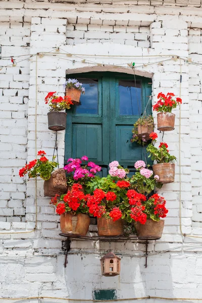 Kolombiya'da Mongui küçük bir kasabanın güzel antika evlerin detay