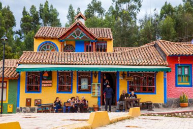 Duitama bulunan Pueblito Boyacense adlı güzel turistik yer ziyaret turistler