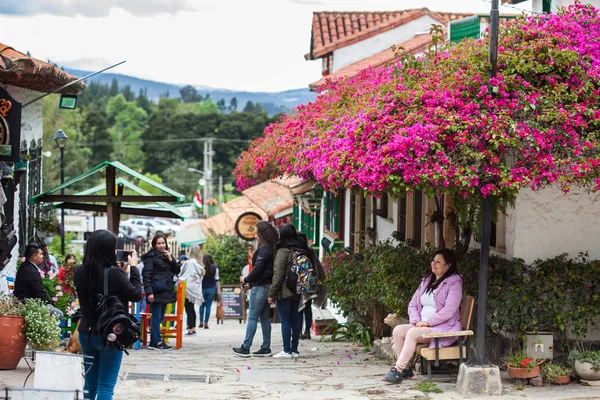 Duitama bulunan Pueblito Boyacense adlı güzel turistik yer ziyaret turistler