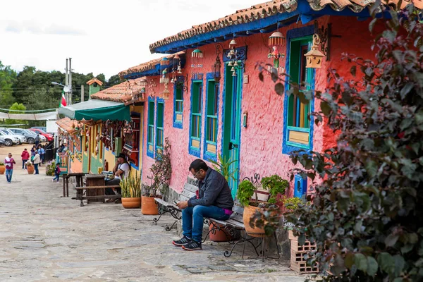 Duitama bulunan Pueblito Boyacense adlı güzel turistik yer ziyaret turistler