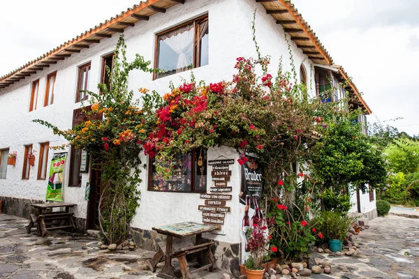 Duitama bulunan Pueblito Boyacense denilen turistik yerde evlerin güzel cepheleri