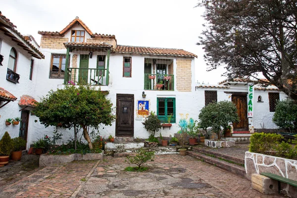 Duitama bulunan Pueblito Boyacense denilen turistik yerde evlerin güzel cepheleri