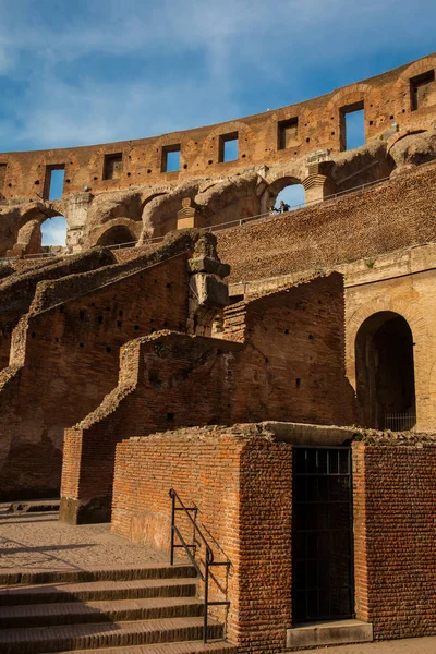 Интерьер знаменитого Колизея в Риме — стоковое фото