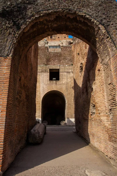 Intérieur du célèbre Colisée de Rome — Photo