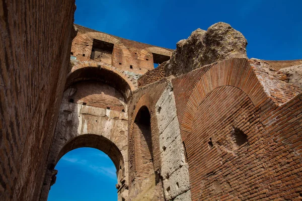 Interior do famoso Coliseu de Roma — Fotografia de Stock