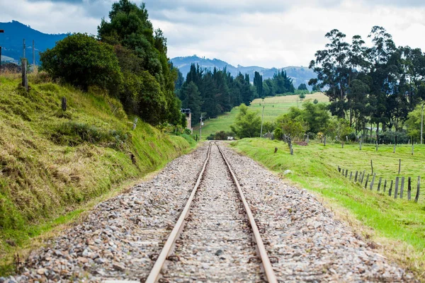 Kolombiya Boyaca Bölümü kırsal alanda demiryolu rayları görünümü — Stok fotoğraf