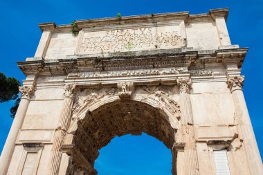Roma'da Velian Tepesi üzerinde bulunan Titus Kemeri