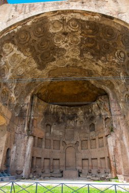 Roma'daki Roma Forumu'nda Maxentius ve Konstantin Bazilikası'nın detayı