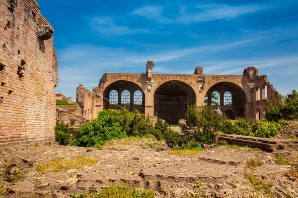 Bazylika Maxentius i Konstantyna na Forum Romanum w Rzymie — Zdjęcie stockowe