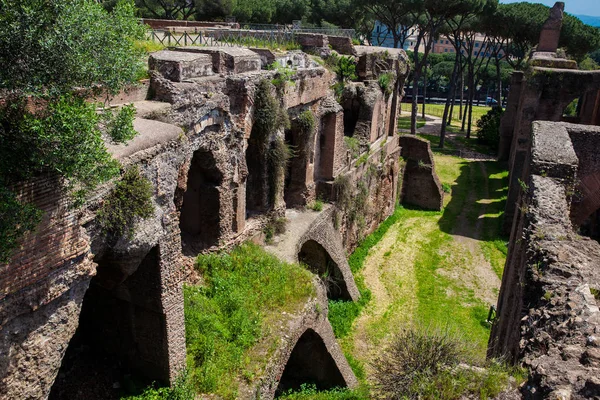 Ruins of the Palace of Septimius Severus or Domus Severiana on the Palatine Hill — Stock Photo, Image