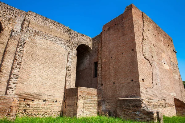 Starověké rozvaliny Domus Augustana na kopci Palatine v Římě — Stock fotografie